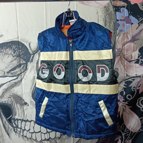 Source Unknown Other - Boys vest Good w front pockets no Brand size 6 nylon & polyester